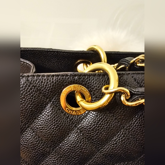 Authentic Chanel caviar grand shopping bag - Picture 6 of 9